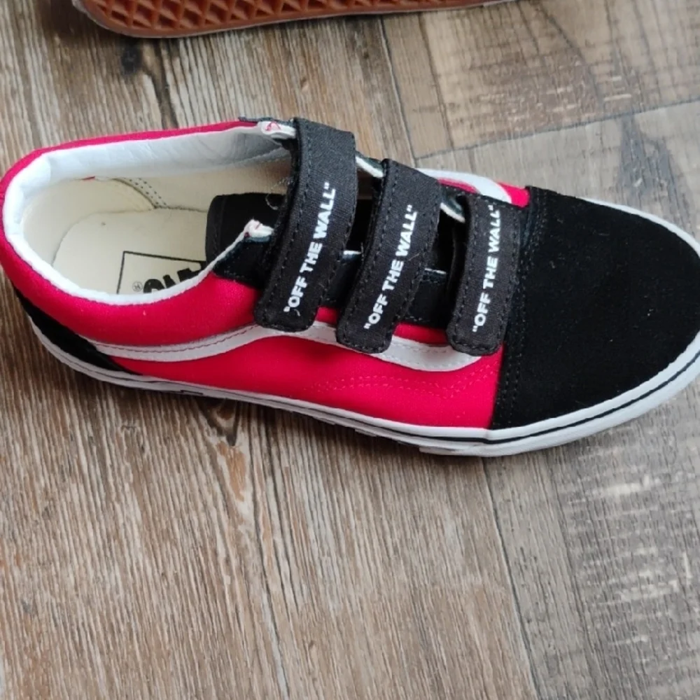 Unisex Vans' Black and Red Checkered Sneakers, Skateboard, Velcro Straps